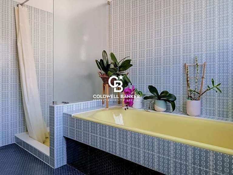Maison Saintes - 4 chambres - 258m²