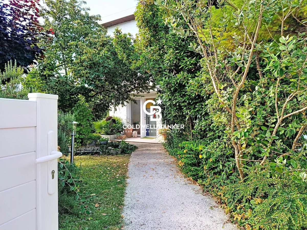 House Saintes