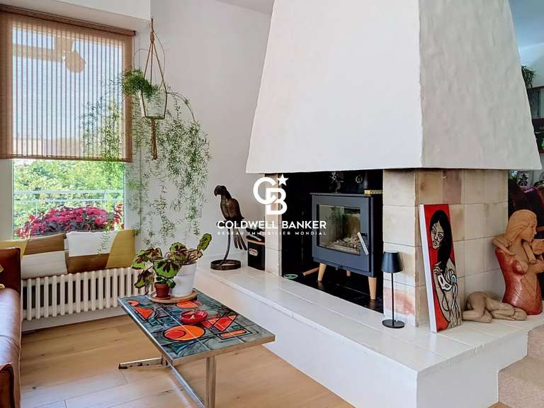 Maison Saintes - 4 chambres - 258m²