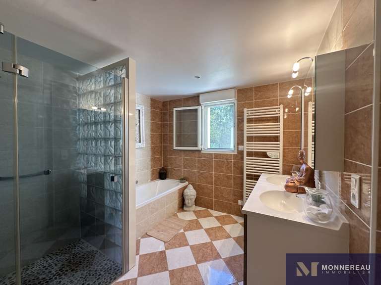 Maison Saintes - 5 chambres - 240m²