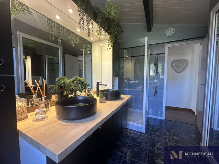 Maison Saintes - 5 chambres - 240m²