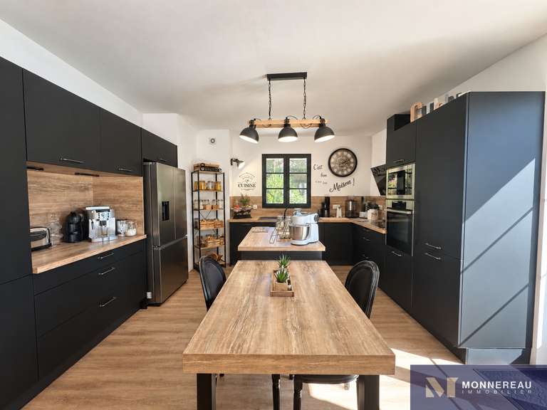 Maison Saintes - 5 chambres - 240m²