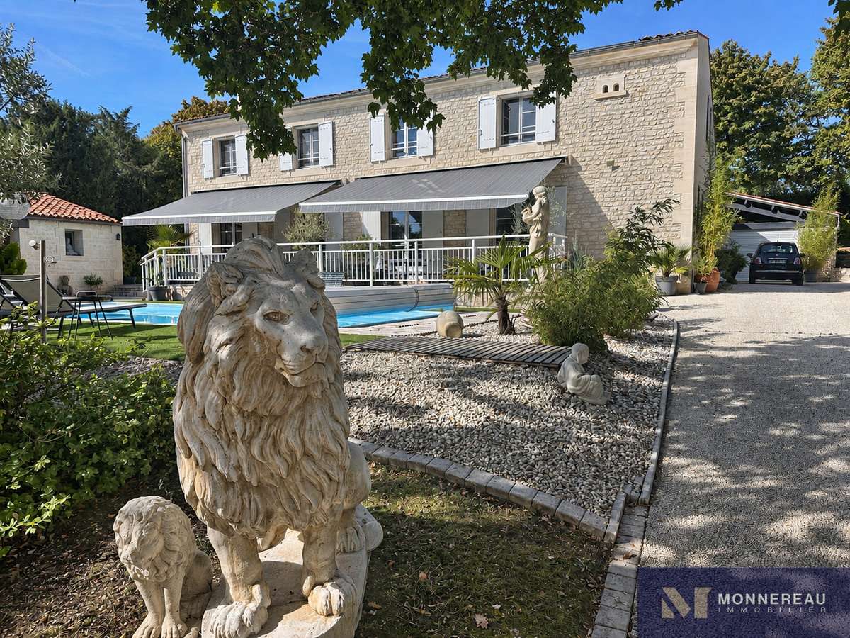 Maison Saintes