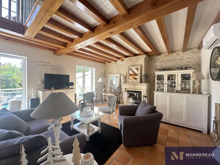 Maison Saintes - 5 chambres - 240m²