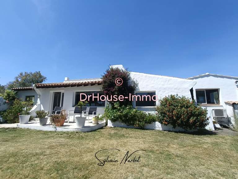 Villa Saintes-Maries-de-la-Mer - 9 bedrooms - 290m²