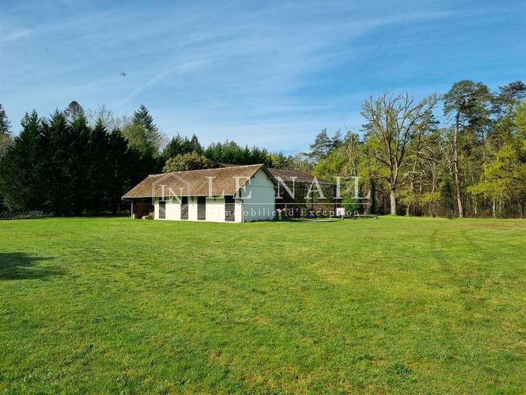 Propriété Salbris - 12 chambres - 520m²