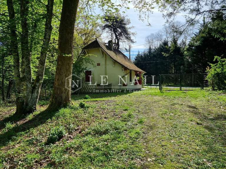 Propriété Salbris - 12 chambres - 520m²