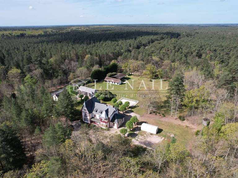 Propriété Salbris - 12 chambres - 520m²