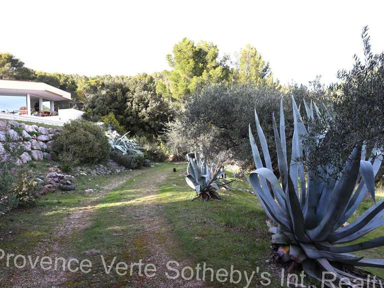 House Salernes - 610m²