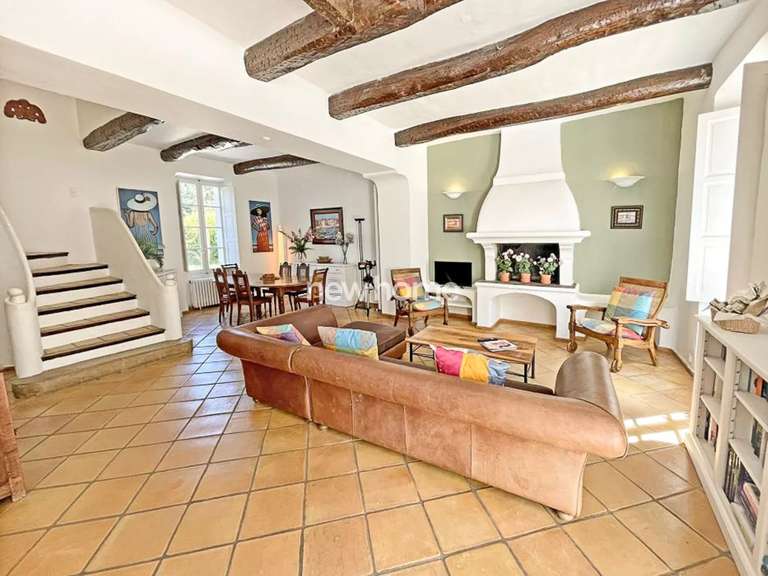 House Salernes - 7 bedrooms - 253m²