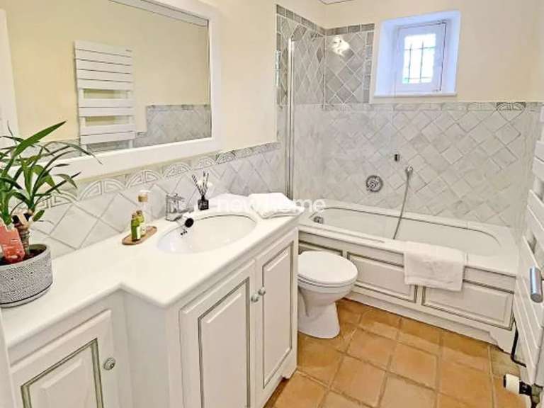 House Salernes - 7 bedrooms - 253m²