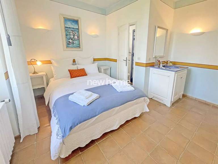 House Salernes - 7 bedrooms - 253m²