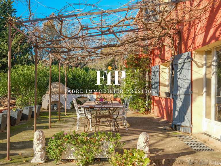 Propriété Salernes - 6 chambres - 258m²