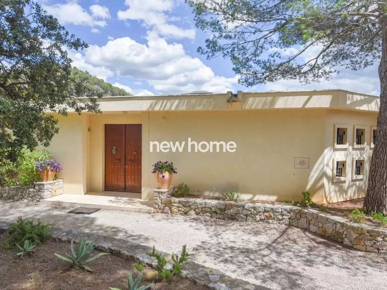 Property Salernes - 3 bedrooms - 611m²