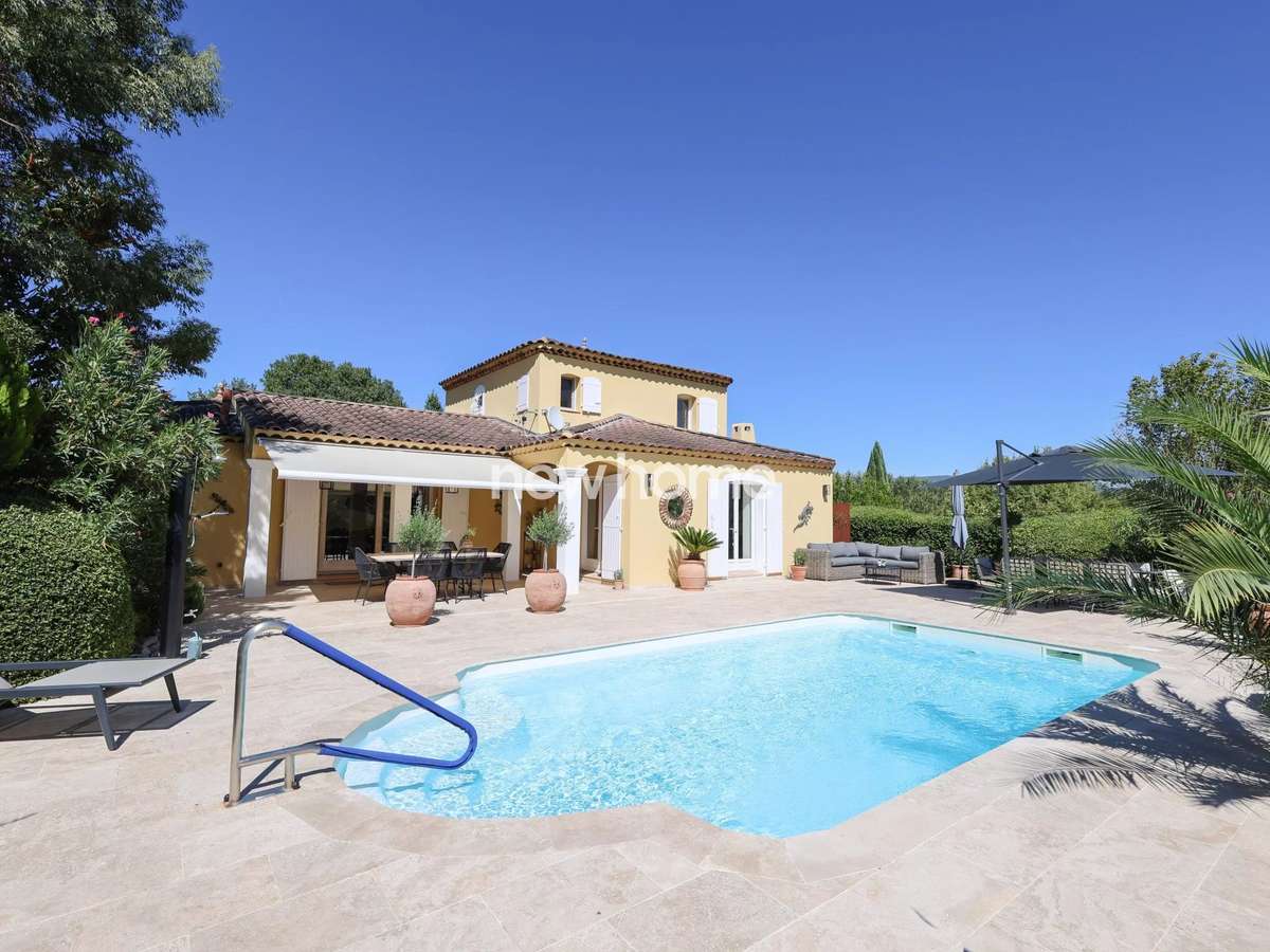 Villa Salernes