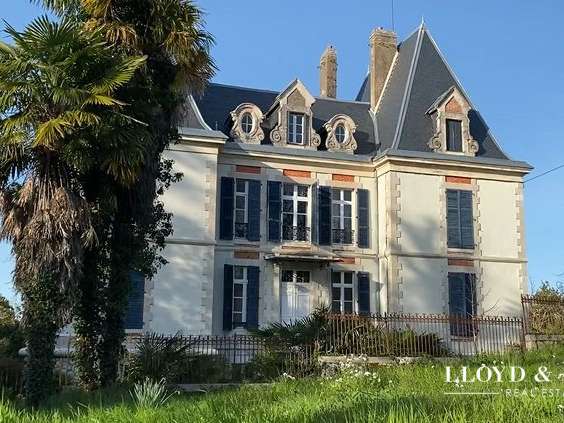 Château Salies-de-Béarn