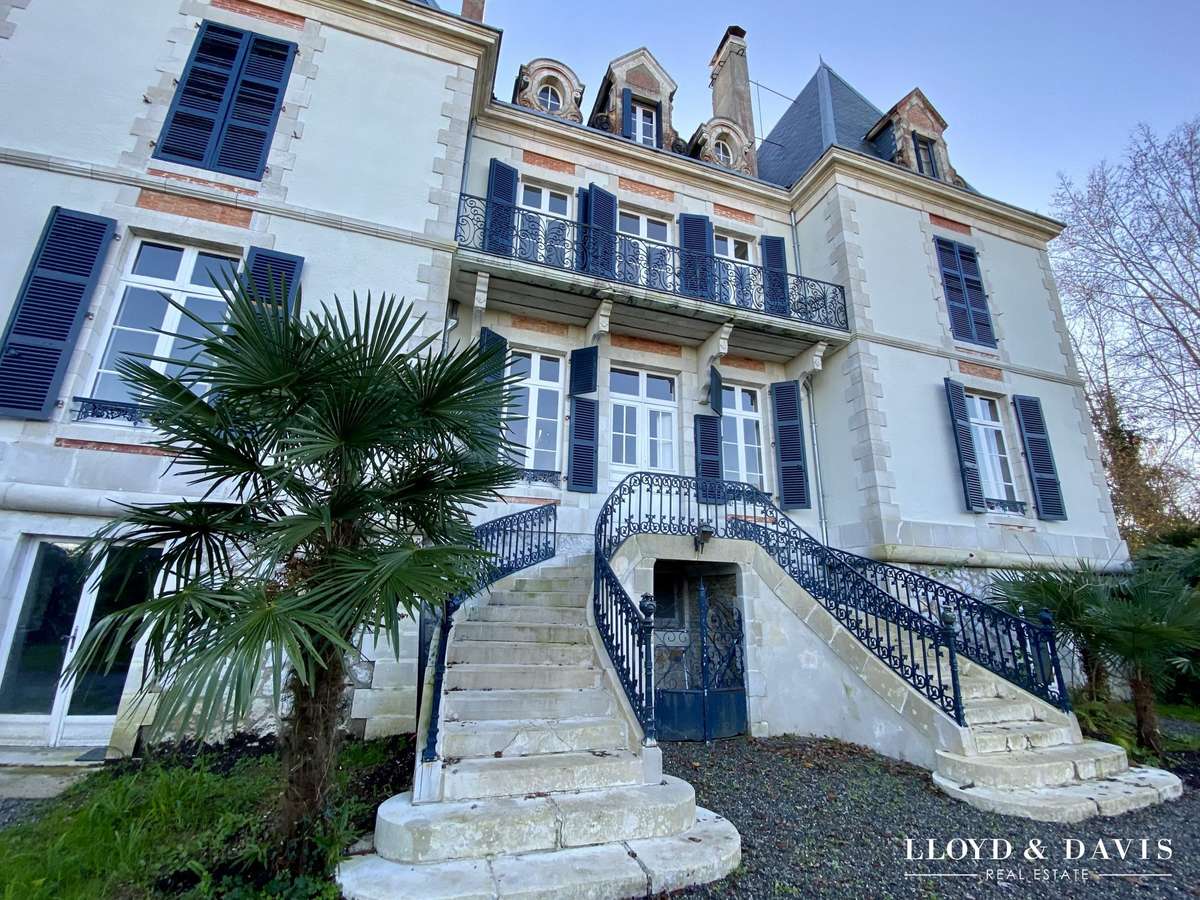 Château Salies-de-Béarn