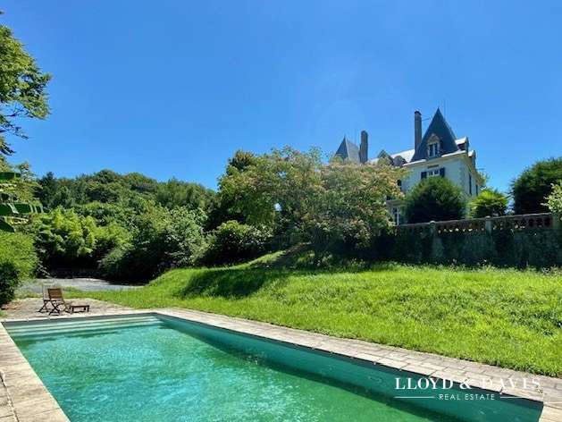 Château Salies-de-Béarn - 8 chambres - 520m²