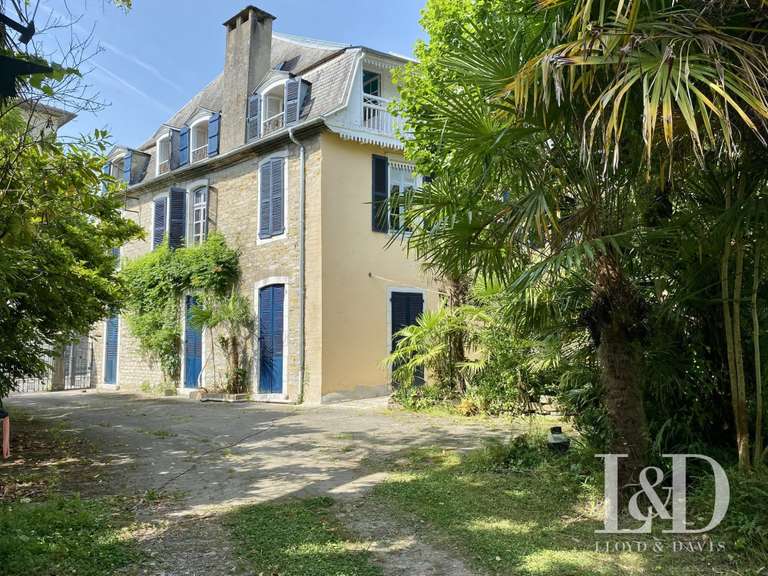 Maison Salies-de-Béarn - 10 chambres - 470m²