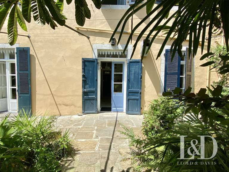 Maison Salies-de-Béarn - 10 chambres - 470m²
