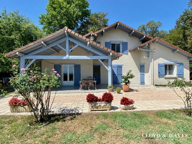 House Salies-de-Béarn - 5 bedrooms - 162m²