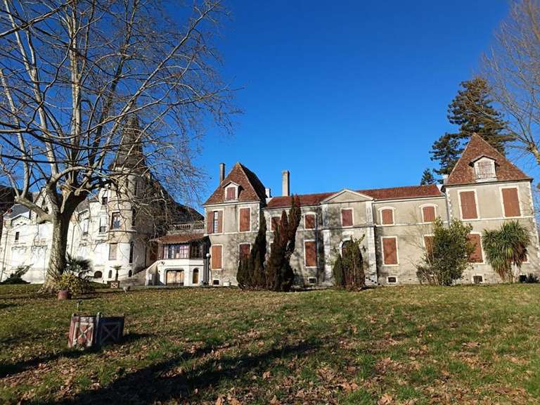 Propriété Salies-de-Béarn - 46 chambres