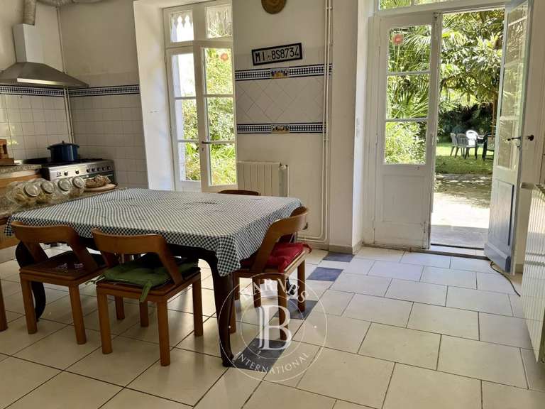 Propriété Salies-de-Béarn - 13 chambres - 514m²