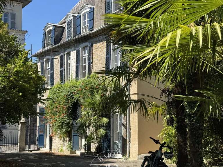 Propriété Salies-de-Béarn - 13 chambres - 514m²