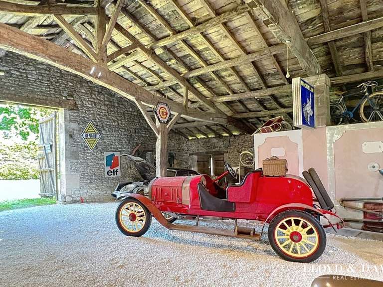 Maison Salignac-sur-Charente - 4 chambres - 278m²