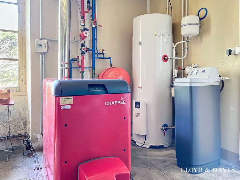 Maison Salignac-sur-Charente - 4 chambres - 278m²