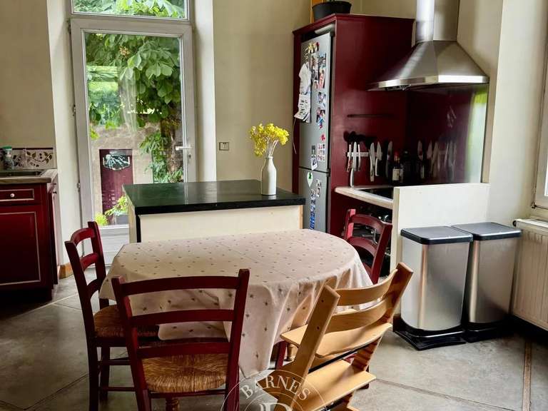 Maison Sallanches - 4 chambres - 343m²