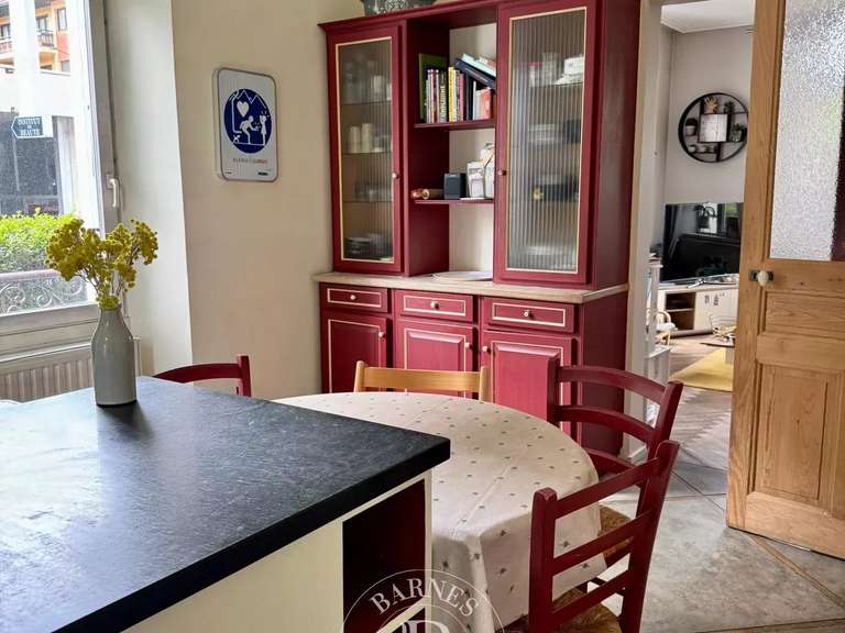 Maison Sallanches - 4 chambres - 343m²