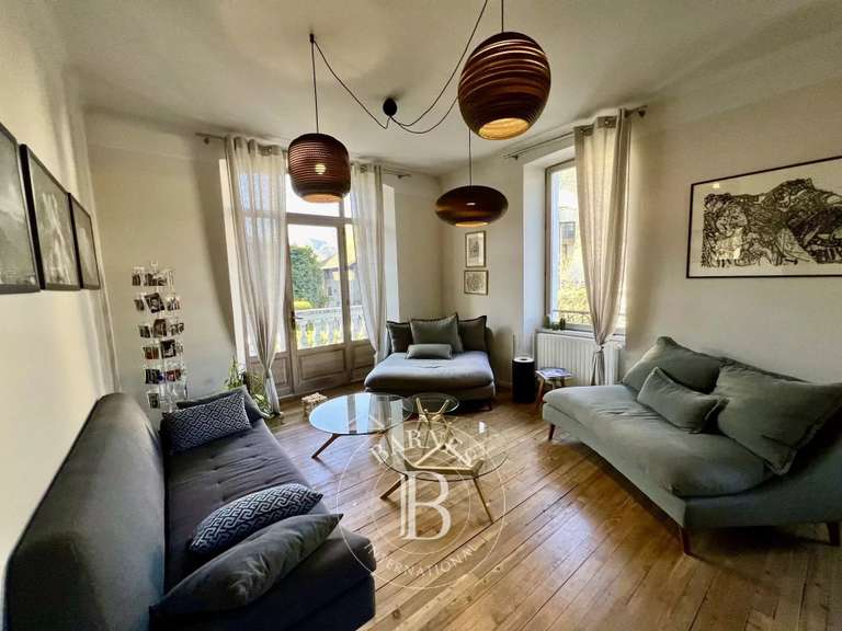 Maison Sallanches - 4 chambres - 343m²