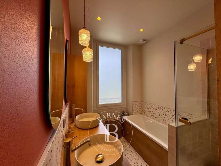 Maison Sallanches - 4 chambres - 343m²