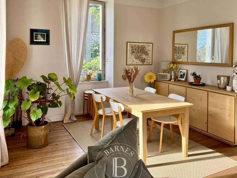 Maison Sallanches - 4 chambres - 343m²
