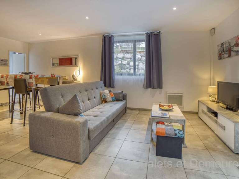 Maison Sallanches - 6 chambres - 341m²