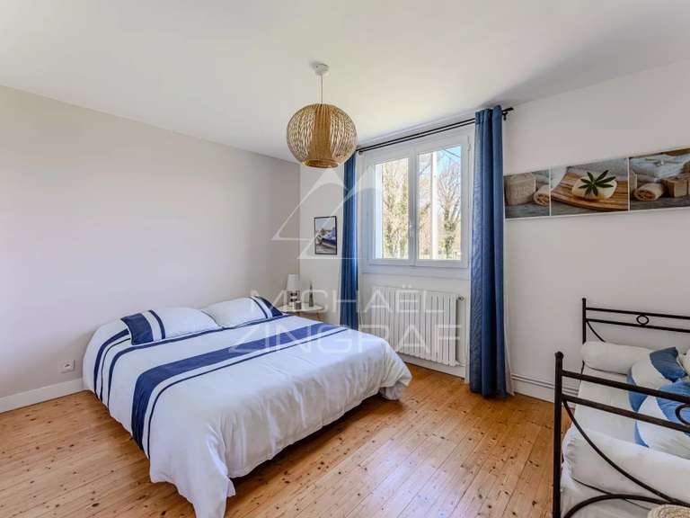 Maison Salles - 3 chambres - 200m²