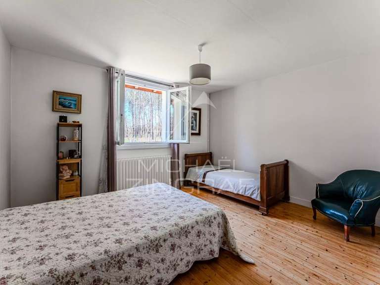 Maison Salles - 3 chambres - 200m²