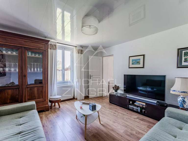 Maison Salles - 3 chambres - 200m²