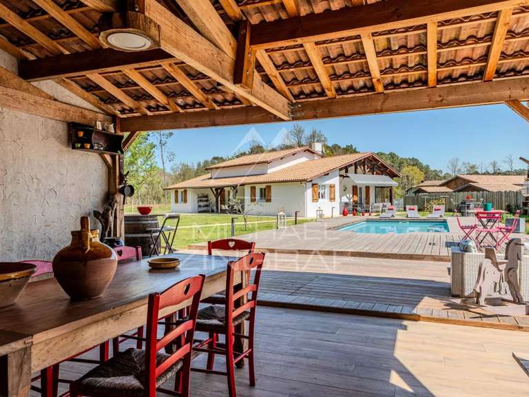 Maison Salles - 3 chambres - 200m²