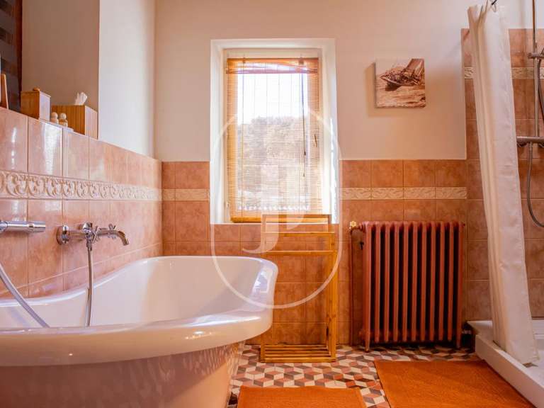 Maison Salles-sous-Bois - 8 chambres - 493m²