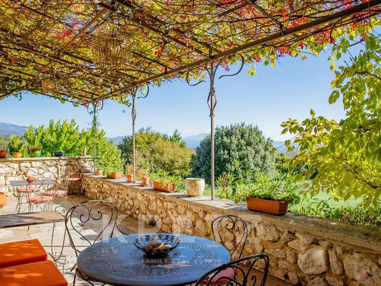 Maison Salles-sous-Bois - 8 chambres - 533m²