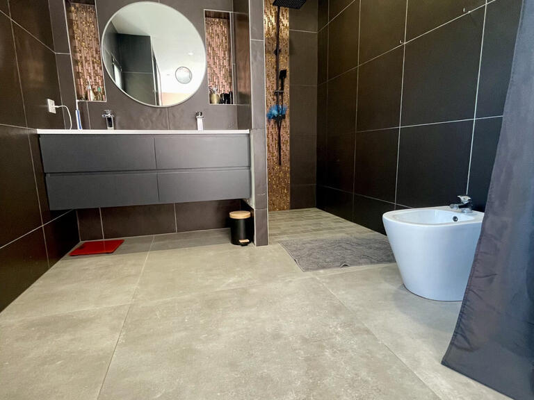 Maison Salon-de-Provence - 3 chambres - 139m²