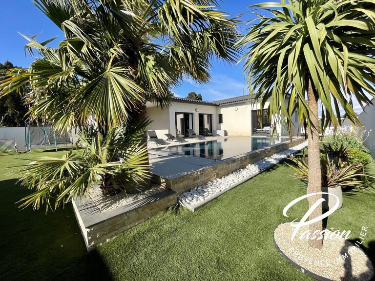Maison Salon-de-Provence - 3 chambres - 139m²
