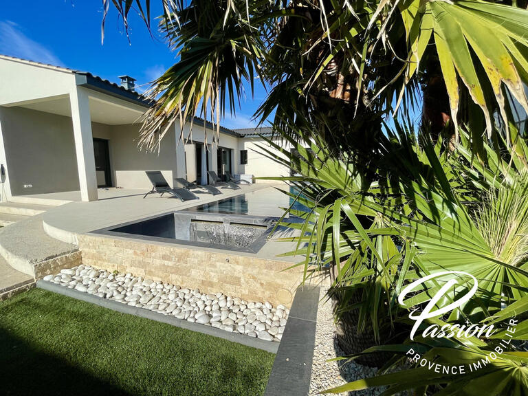 Maison Salon-de-Provence - 3 chambres - 139m²