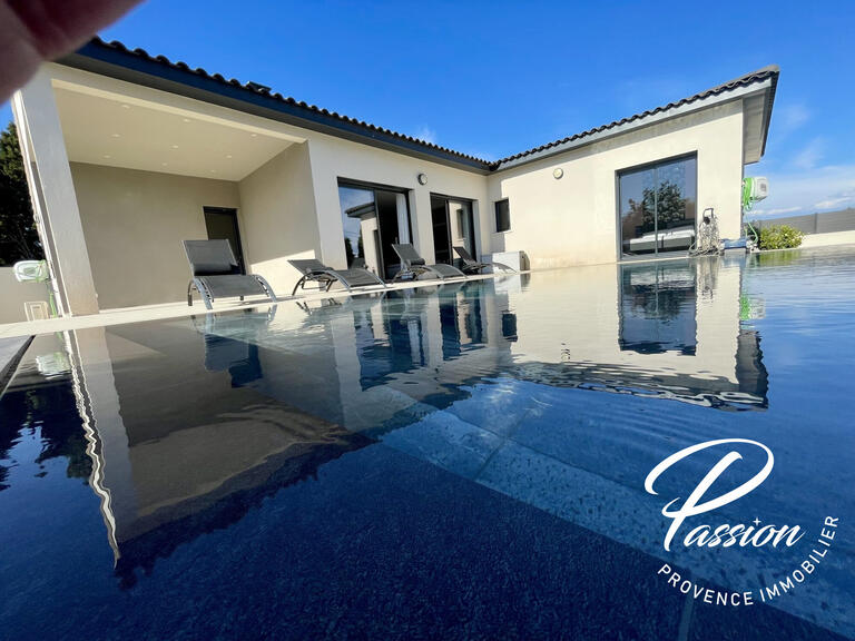 Maison Salon-de-Provence - 3 chambres - 139m²
