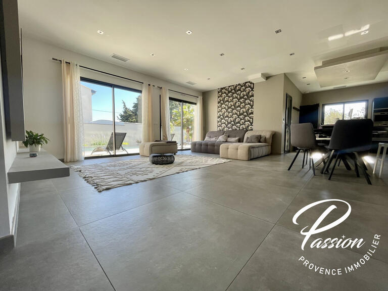 Maison Salon-de-Provence - 3 chambres - 139m²