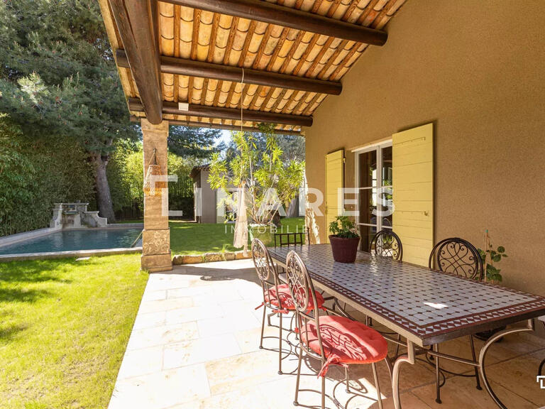 Maison Salon-de-Provence - 4 chambres - 212m²