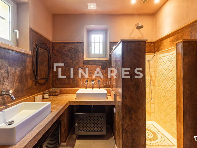 Maison Salon-de-Provence - 4 chambres - 212m²