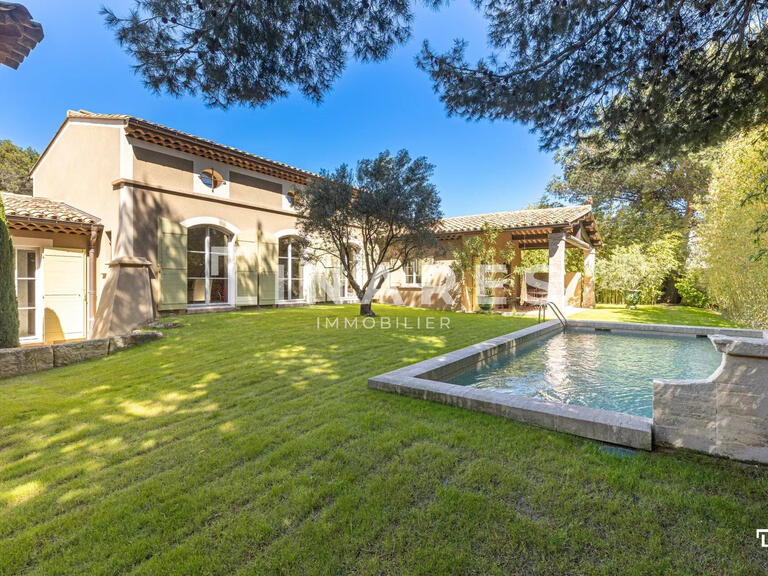 Maison Salon-de-Provence - 4 chambres - 212m²